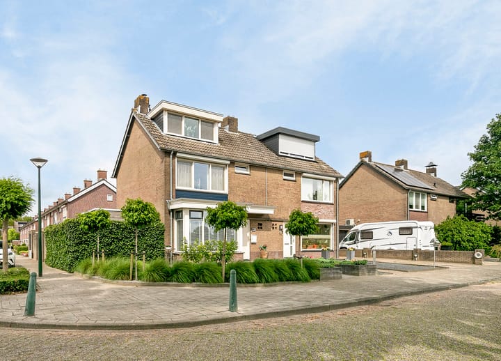 Landonk 14 in Raamsdonksveer foto