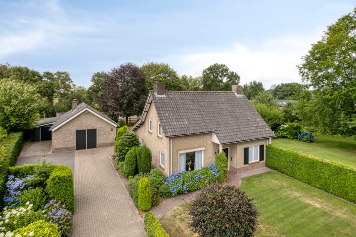 Landrop 14 in Hoogeloon