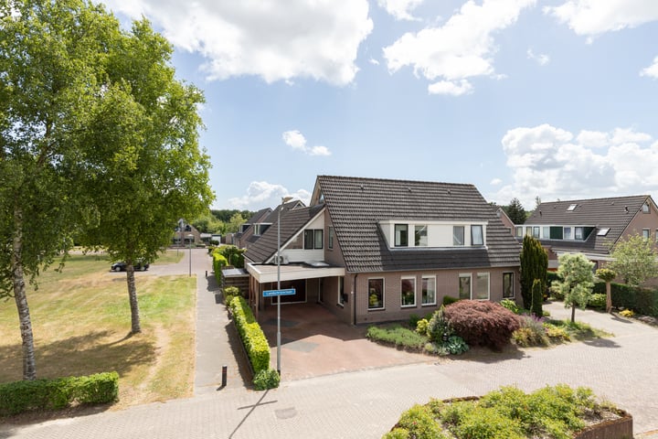 Foto van woning Landschrijverlaan 1, Rolde