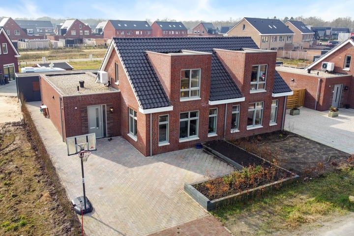 Photo of property Lange Akker 33, Norg