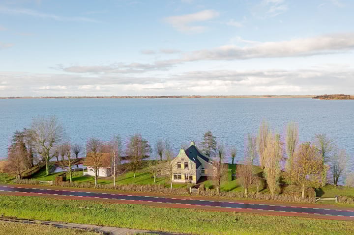 Lange Hoek 1 in Elahuizen