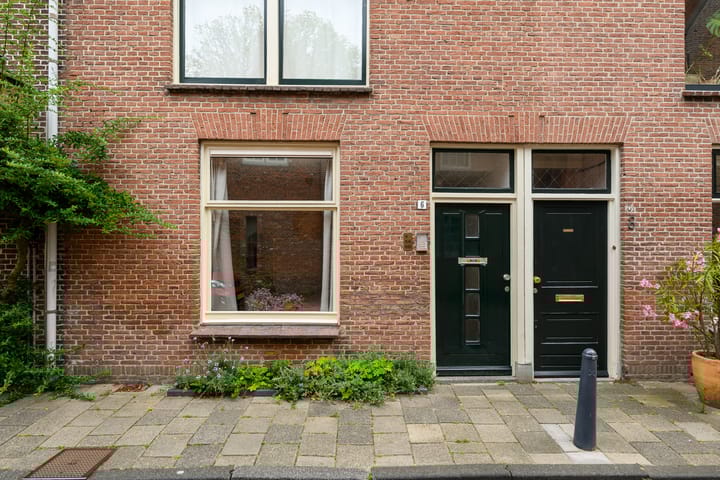 Photo of property Lange Lijsbethsteeg 6, Leiden