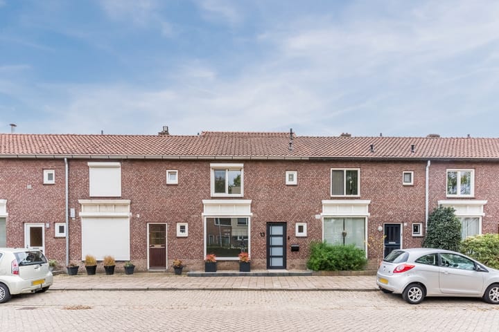 Lange Mees 13 in Veldhoven photo
