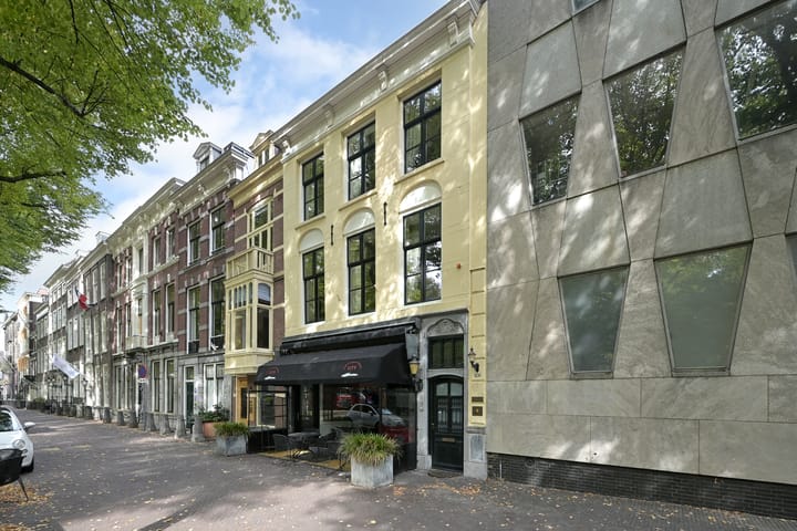 Lange Voorhout 100 in 's-Gravenhage