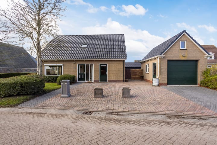 Photo of property Langedyk 25, Alde Leie