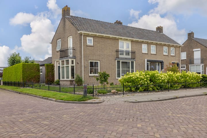Langelaan 19 in Surhuisterveen
