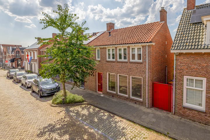 Langenoordstraat 104 in Zevenbergen