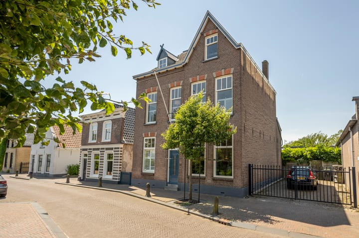 Langestraat 11 in 's-Gravendeel
