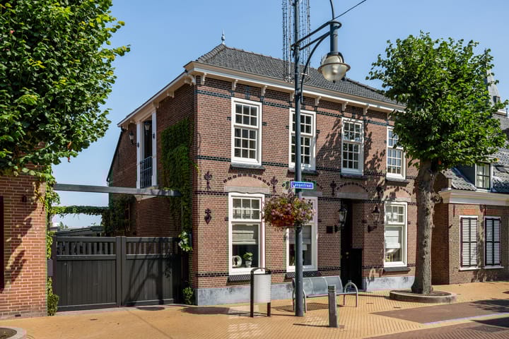 Photo of property Langestraat 122, 's-Gravenzande