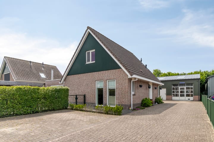 Langeweg 8 in Oostvoorne