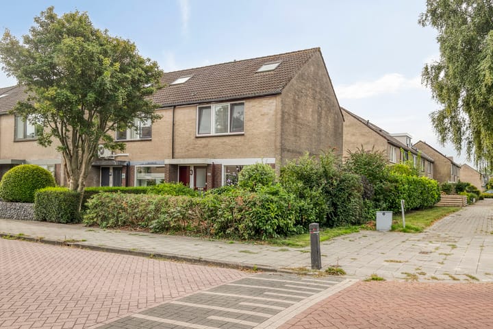 Photo of property Langeweide 284, Zuid-Scharwoude