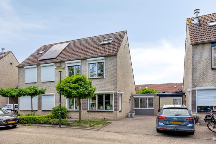 Langewerf 15 in Hank