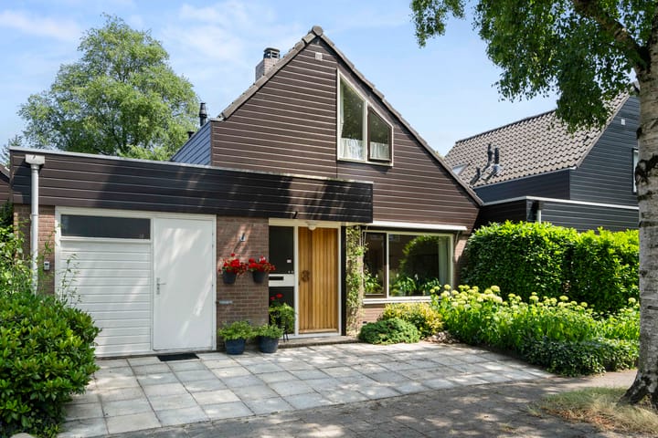 Langhoven 45 in Bennekom