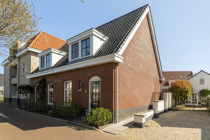 Photo of property Langs de Rijn 6, Wijk bij Duurstede