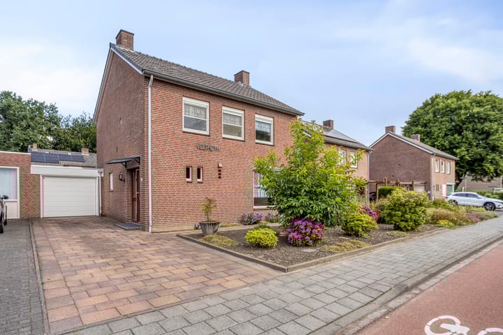 Langstraat 152 in Venray photo