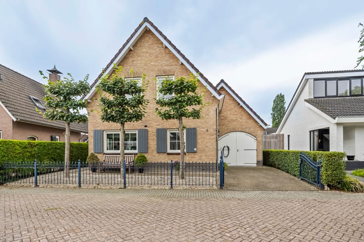 Larixlaan 5 in Woudrichem