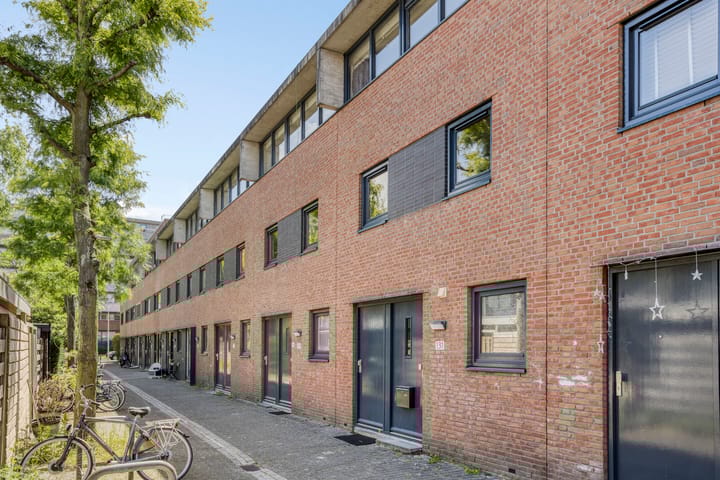 Lau Mazirellaan 131 in 's-Gravenhage