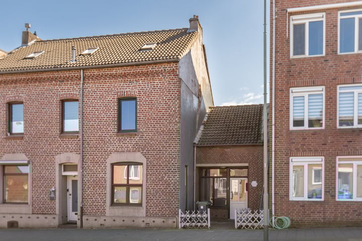 Photo of property Laurastraat 121, Eygelshoven