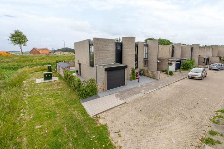 Photo of property Lauwerijnstraat 50, Nieuwe-Tonge