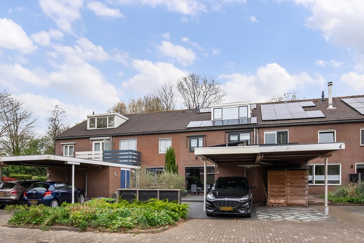 Leden 8 in Nieuw-Vennep