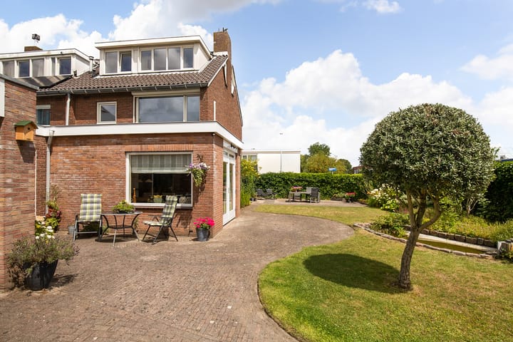 Leeghwaterstraat 105 in Hoofddorp photo