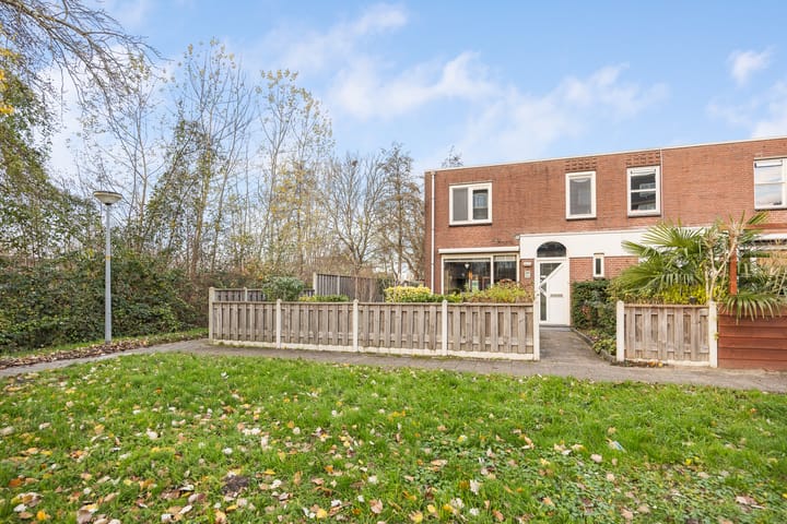 Leemwierde 211 in Almere