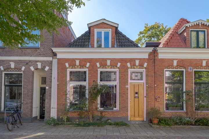 Leeuwarderstraat 8 in Groningen