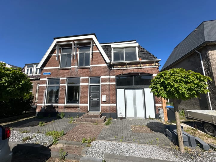 Photo of property Leeuwarderstraatweg 2, Heerenveen
