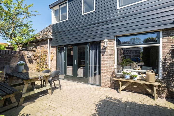 Photo of property Leeuwarderweg 14, Wergea