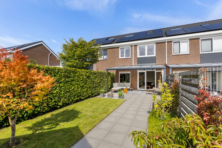 Photo of property Leeuwerikhof 20, Ten Boer