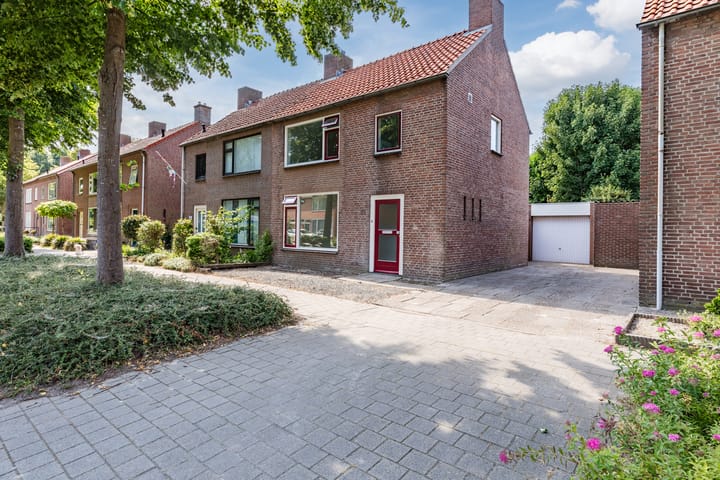 Leeuweriklaan 22 in Hapert