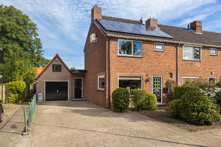 Leeuweriklaan 24 in Ede photo