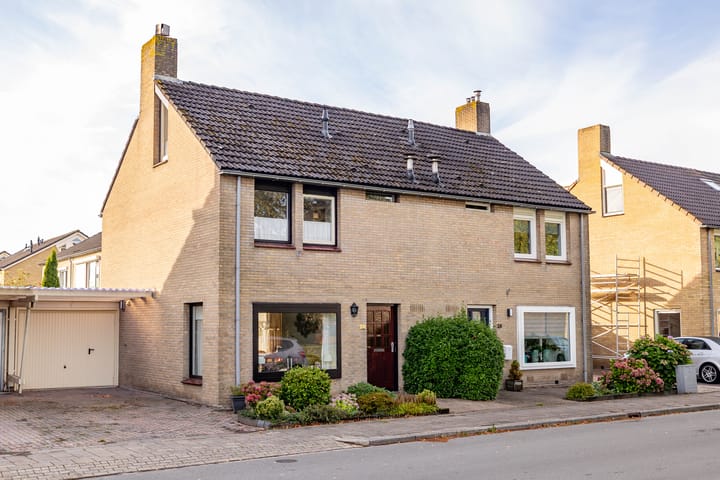 Leeuweriklaan 28 in Hoogeveen