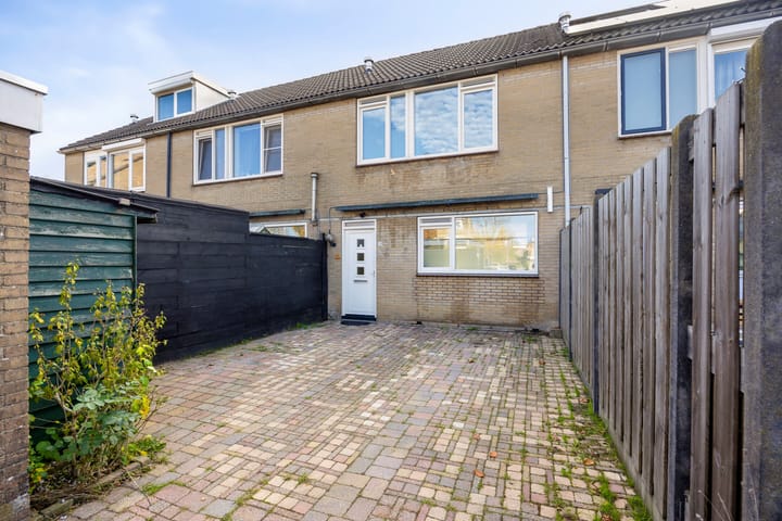 Photo of property Leeuwerikstraat 13, Sommelsdijk