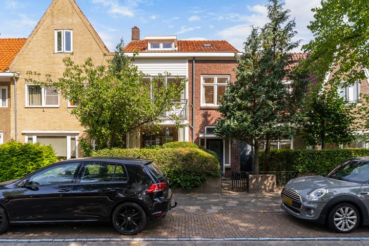 Leeuwerikstraat 16 in Leeuwarden photo