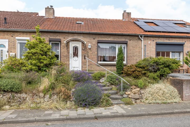 Leeuwerikstraat 3 in Hoensbroek