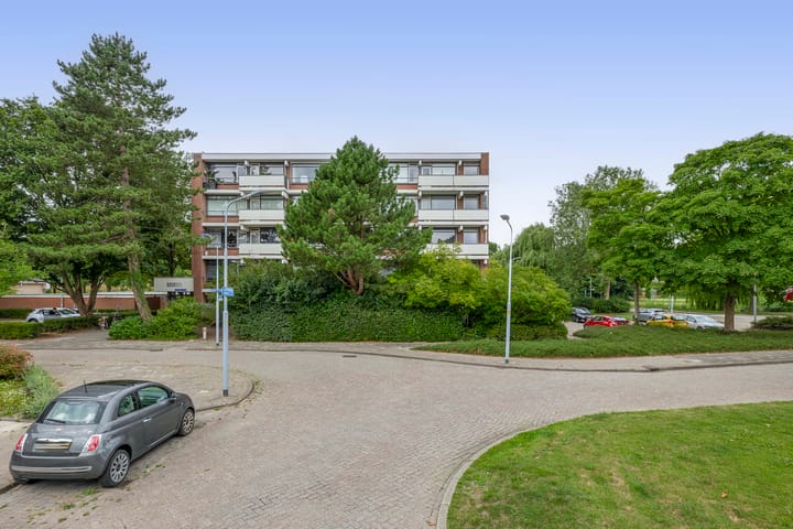 Photo of property Legmeerstraat 94, Hoofddorp