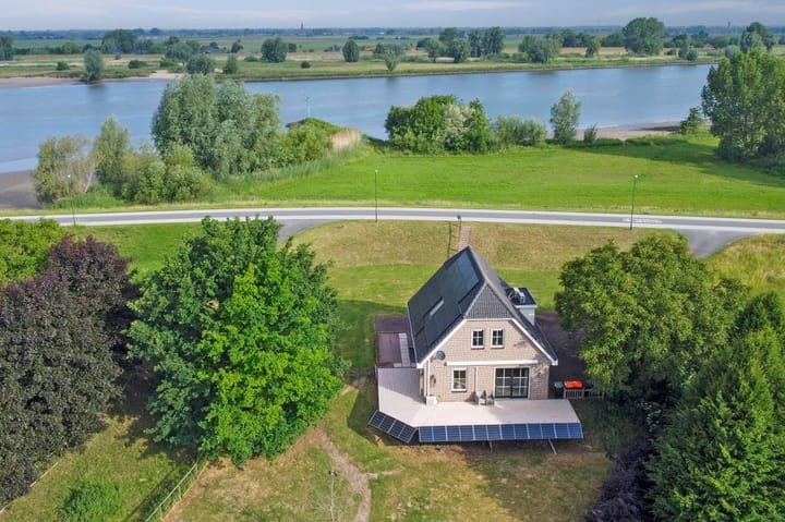 Lekdijk 3 in Langerak