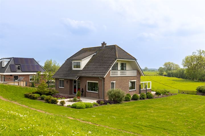 Photo of property Lekdijk 461, Nieuw-Lekkerland