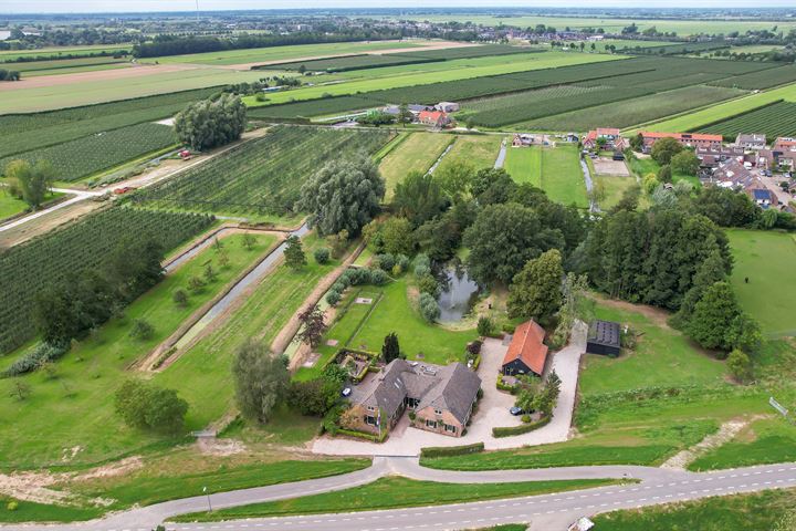 Lekdijk oost 8 in Lopik