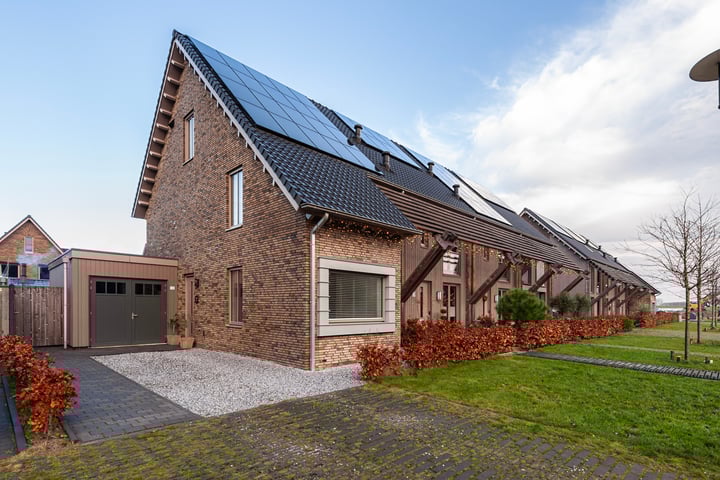 Photo of property Lekstraat 113, Hoef en Haag
