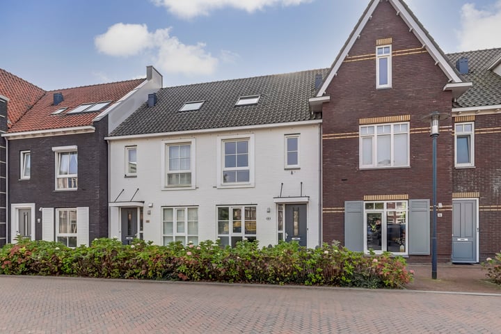 Photo of property Lekstraat 66, Hoef en Haag