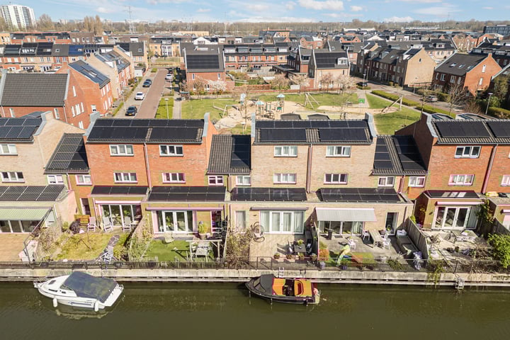 Photo of property Leliëndaal 370, Diemen