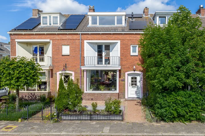 Photo of property Leliestraat 10, Lisse