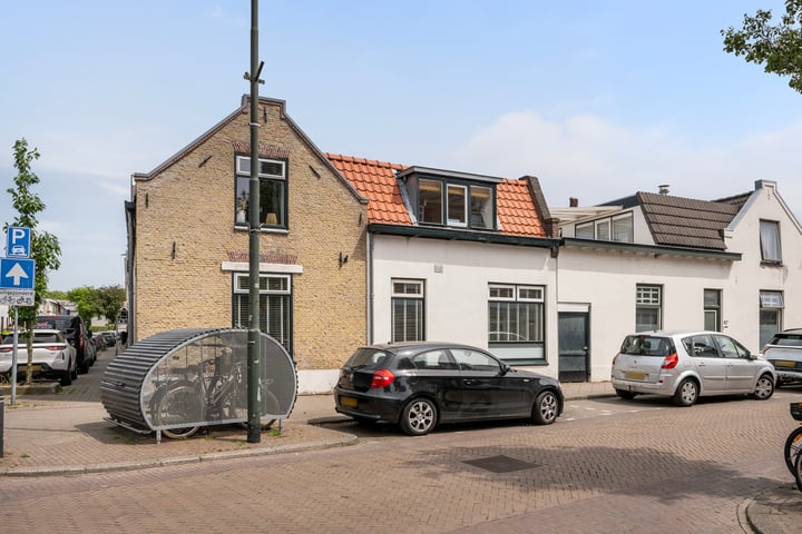 Leliestraat 2 in Schiedam