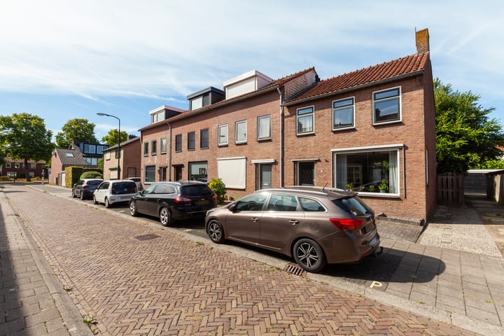 Lelystraat 9 in Hardinxveld-Giessendam