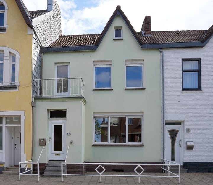 Photo of property Lemiers-Rijksweg 69, Lemiers