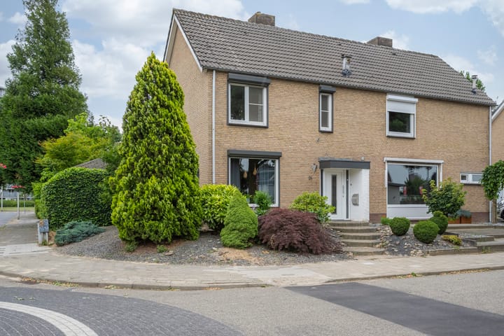 Leon Biessenstraat 24 in Heerlen