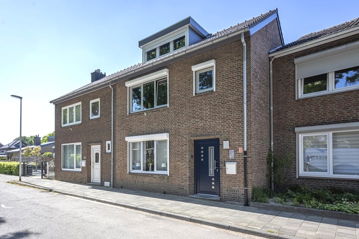 Leon Biessenstraat 97 in Heerlen foto