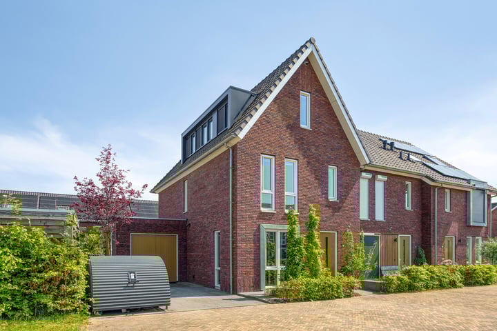 Photo of property Leonardo da Vincistraat 54, Lent